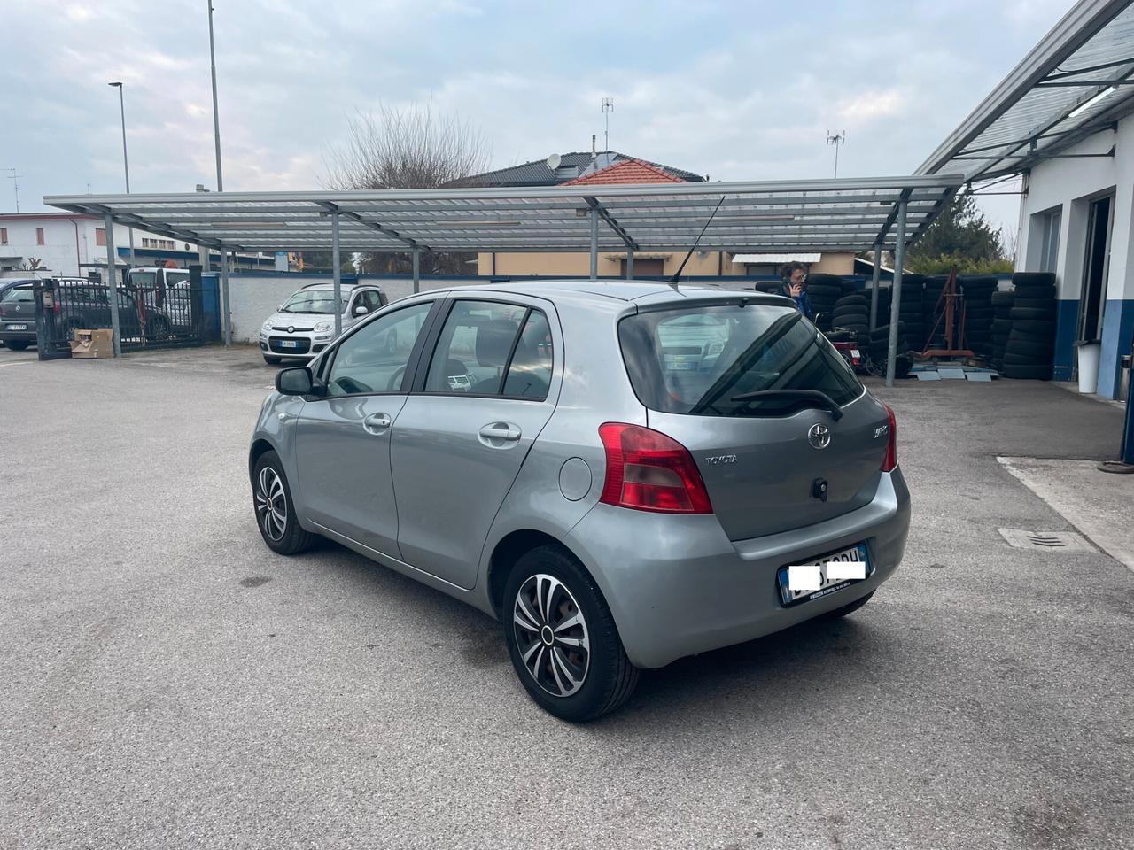 Toyota Yaris 1.0 5 porte