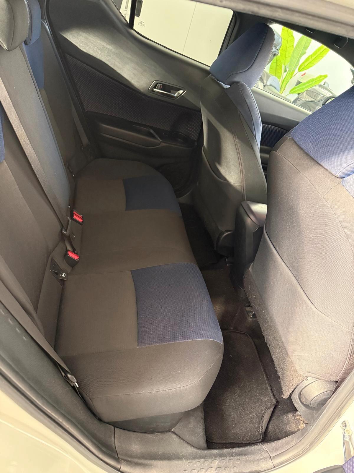 Toyota C-HR 1.8 Hybrid E-CVT Trend