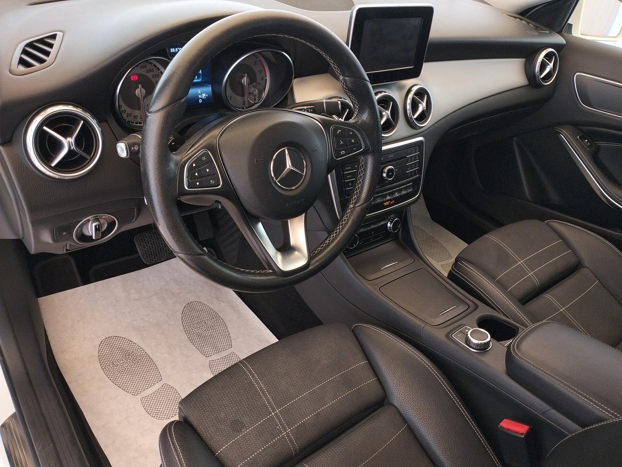 Mercedes-benz GLA 200 d Automatic Sport - NEOPATENTATI