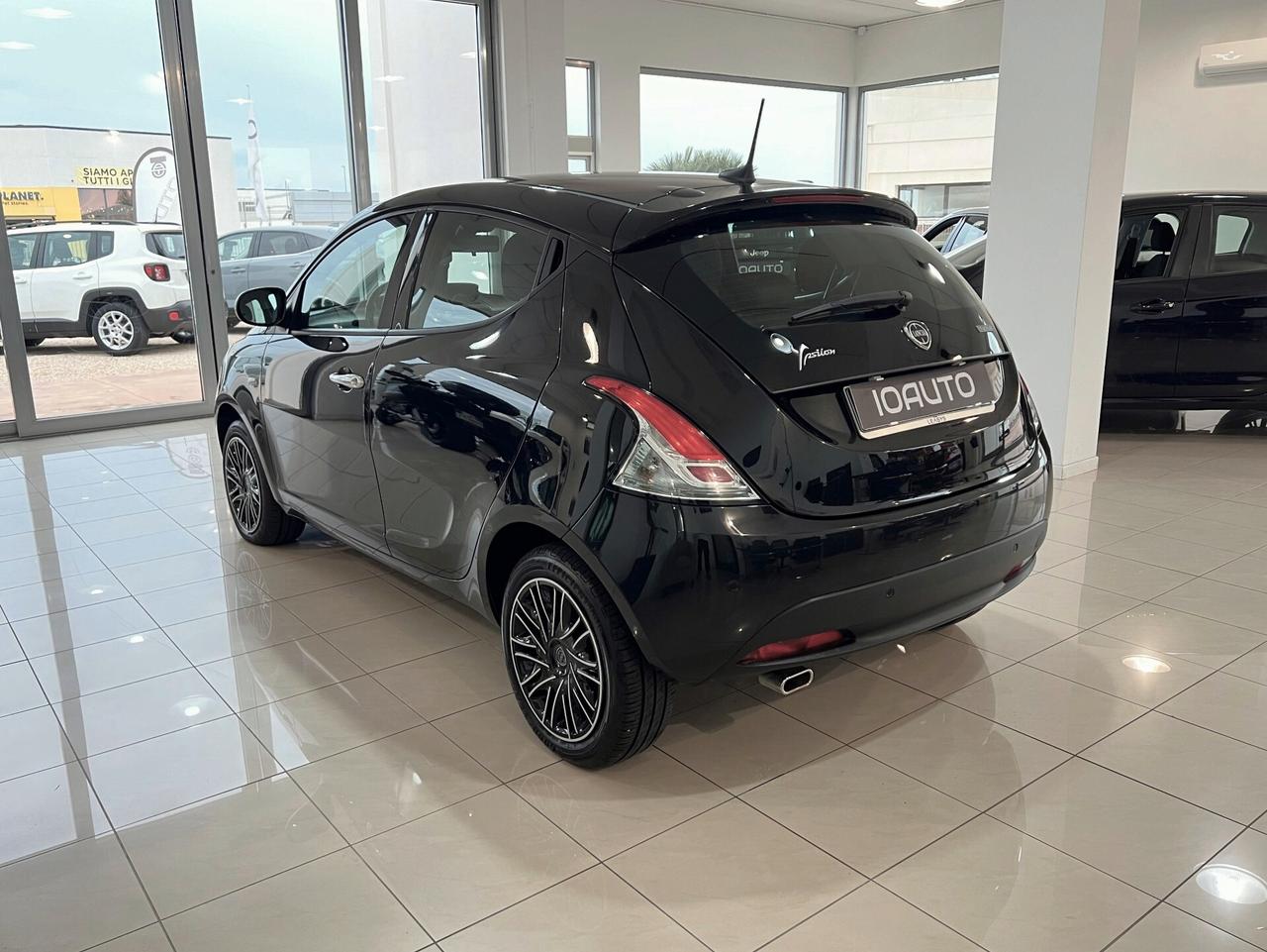 Lancia Ypsilon 1.0 FireFly 5 porte S&S Hybrid Gold