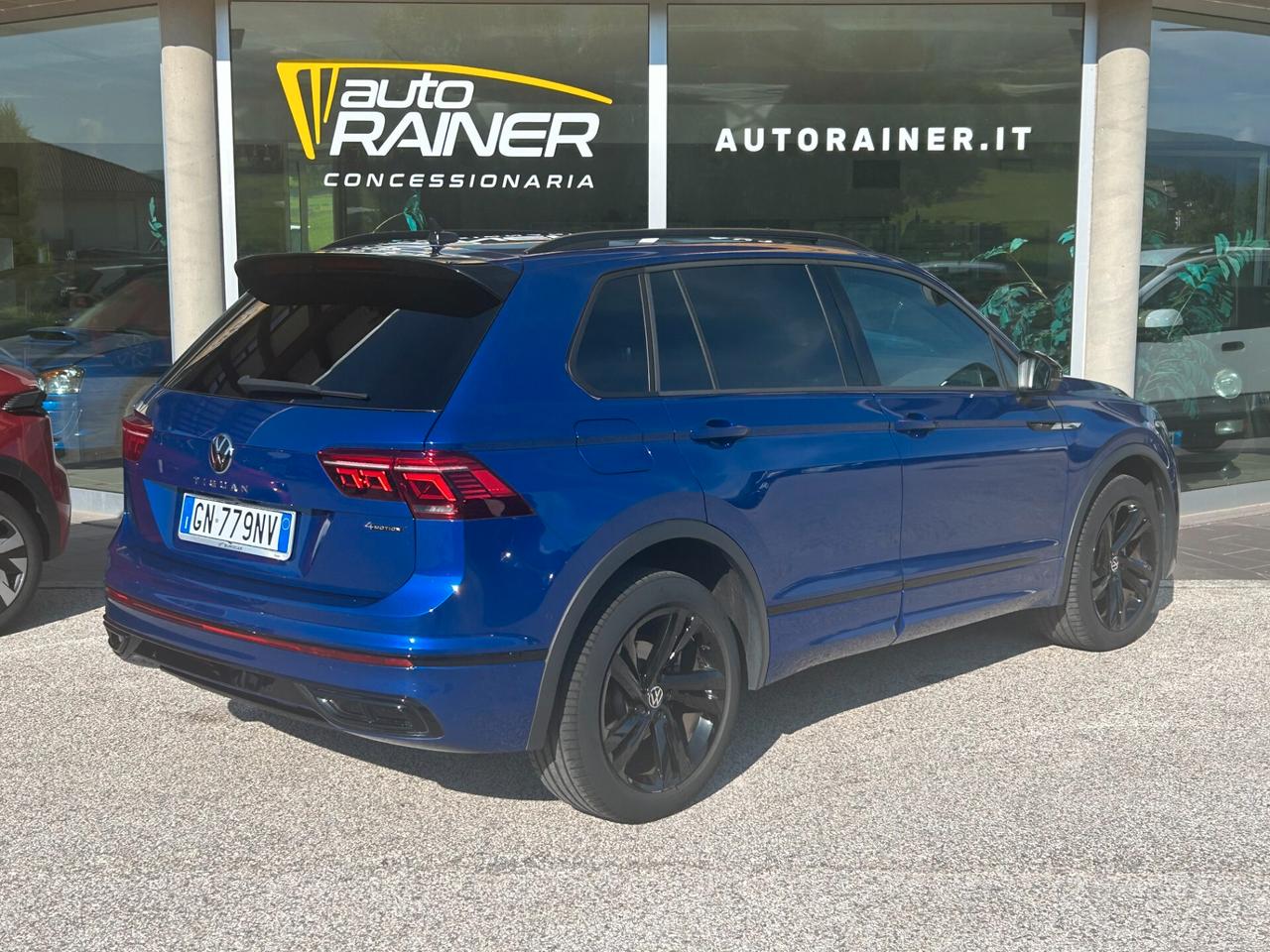 Volkswagen Tiguan R-LINE 2.0 TDI 150cv DSG 4MOTION