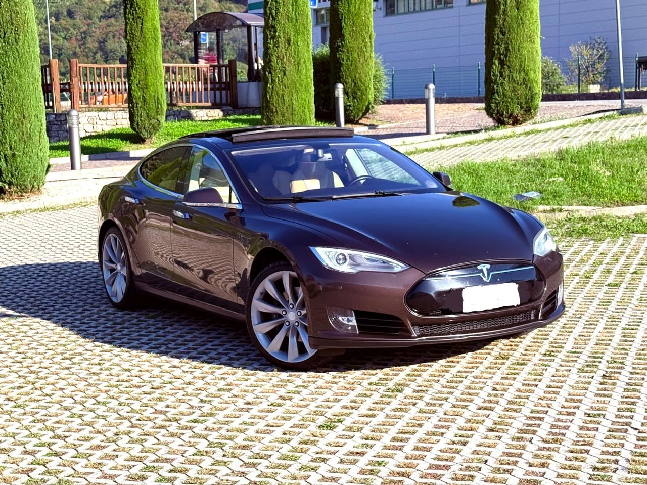 Tesla Model S 85 ,,RICARICA GRATIS A VITA”