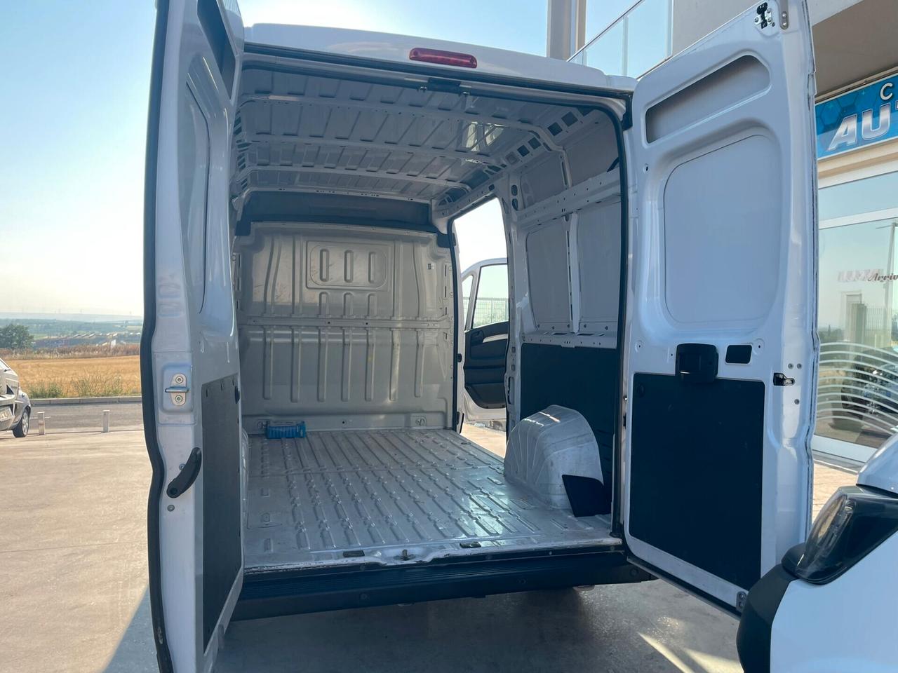 Peugeot Boxer 335 2.2 BlueHDi 140 l2 h2