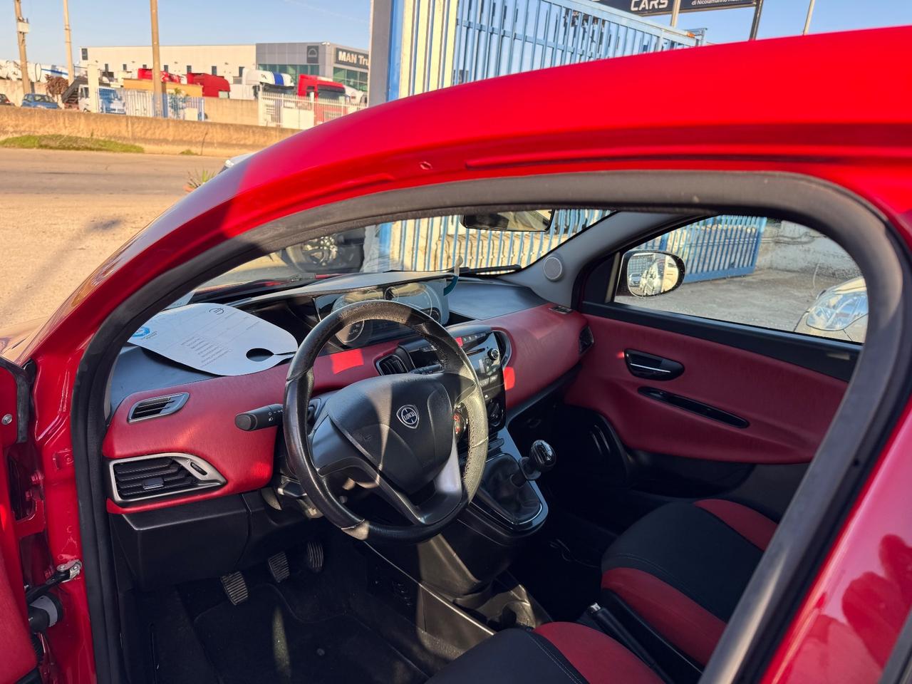 Lancia Ypsilon 1.2 69 CV 5 porte S&S Platinum