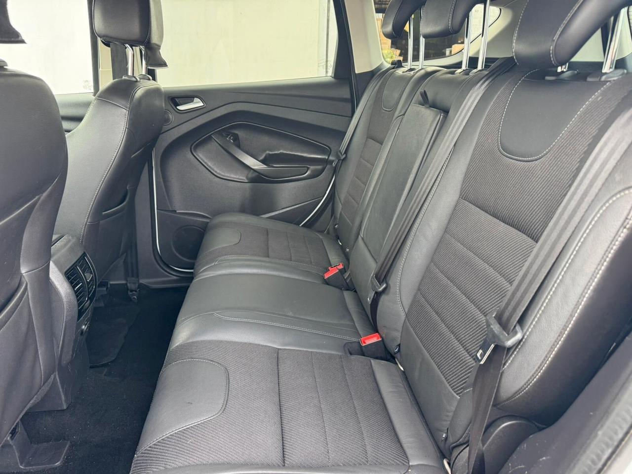 Ford Kuga 2.0 TDCI 163 CV 4WD Powershift Titanium