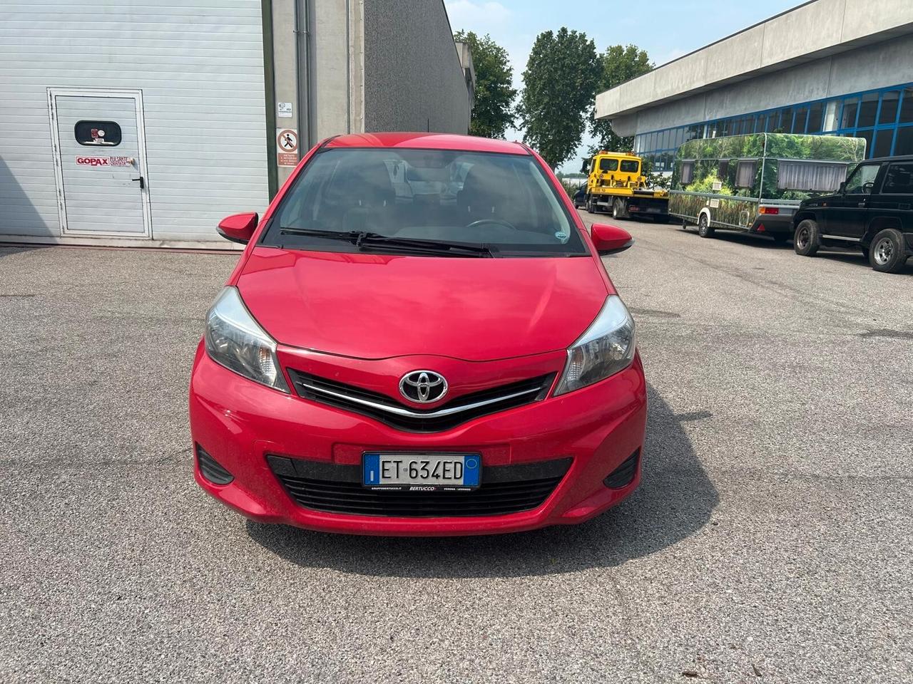 Toyota Yaris 1.0 5 porte NEOPATENTATI OK