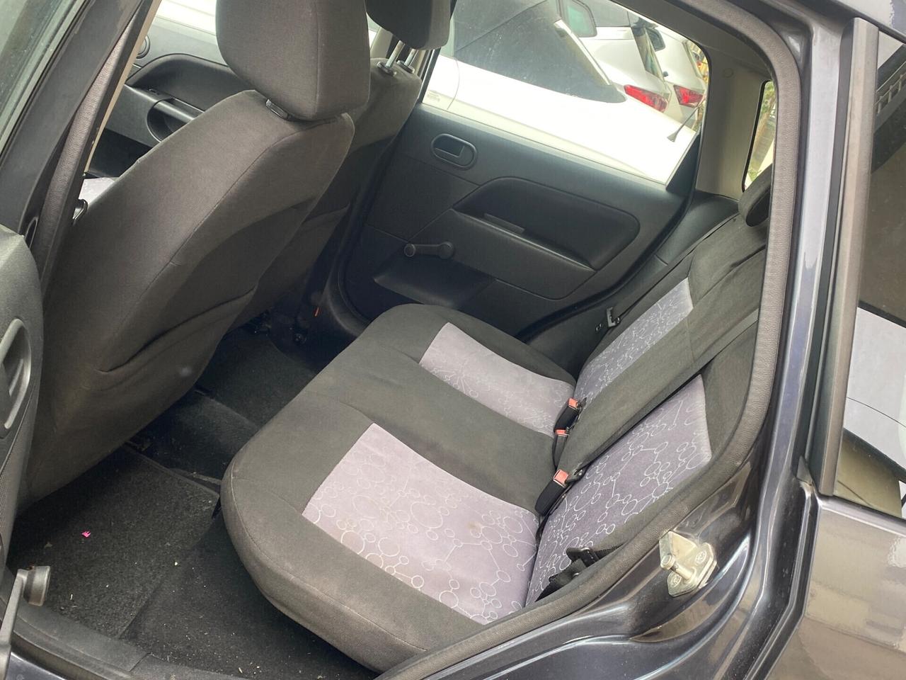 Ford Fiesta 1.2 16V 5p. Neopatentati