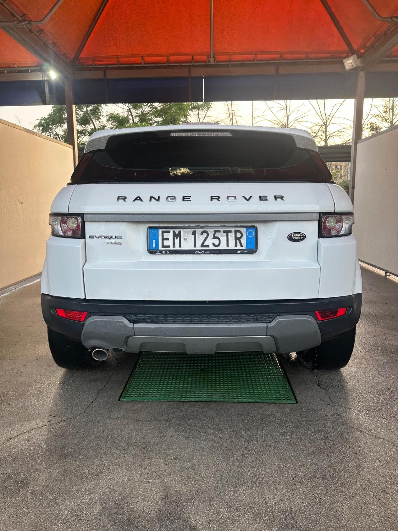 Land Rover Range Rover Evoque Range Rover Evoque 2.2 TD4 5p. Pure
