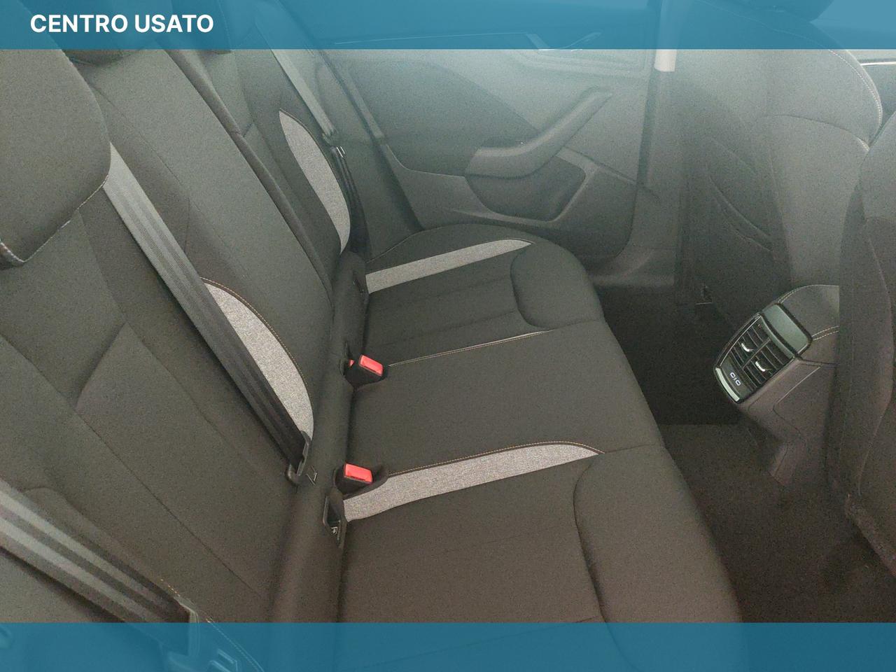 Black Dots 1.0 TSI 95 CV