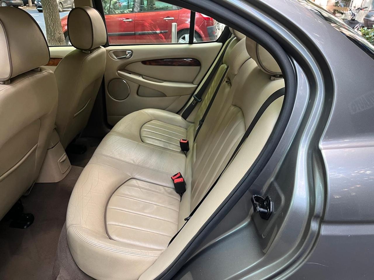 Jaguar X-Type 2.5 V6 24V cat Executive
