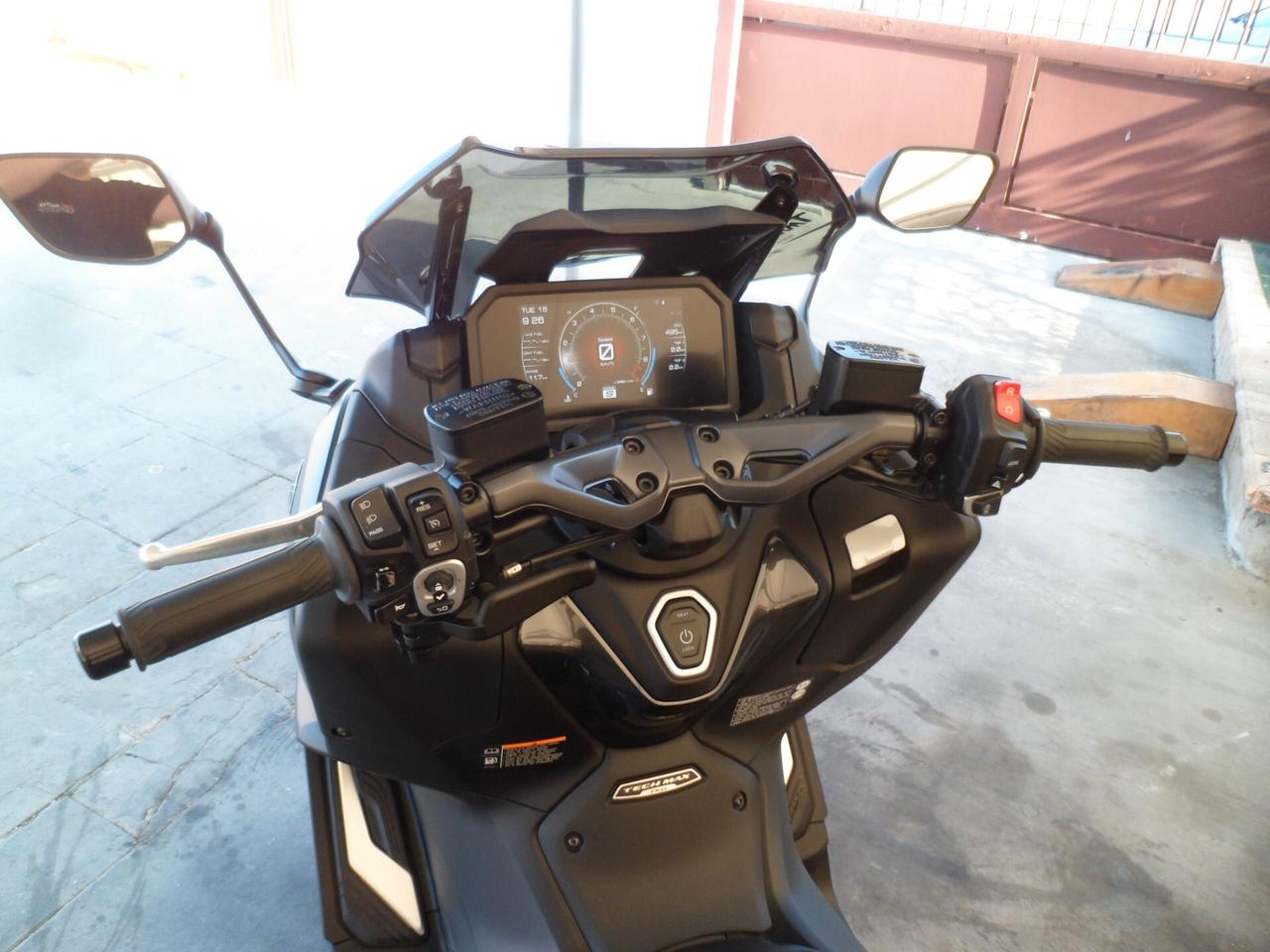 Yamaha T Max 560 tech max dark Petrol solo km480