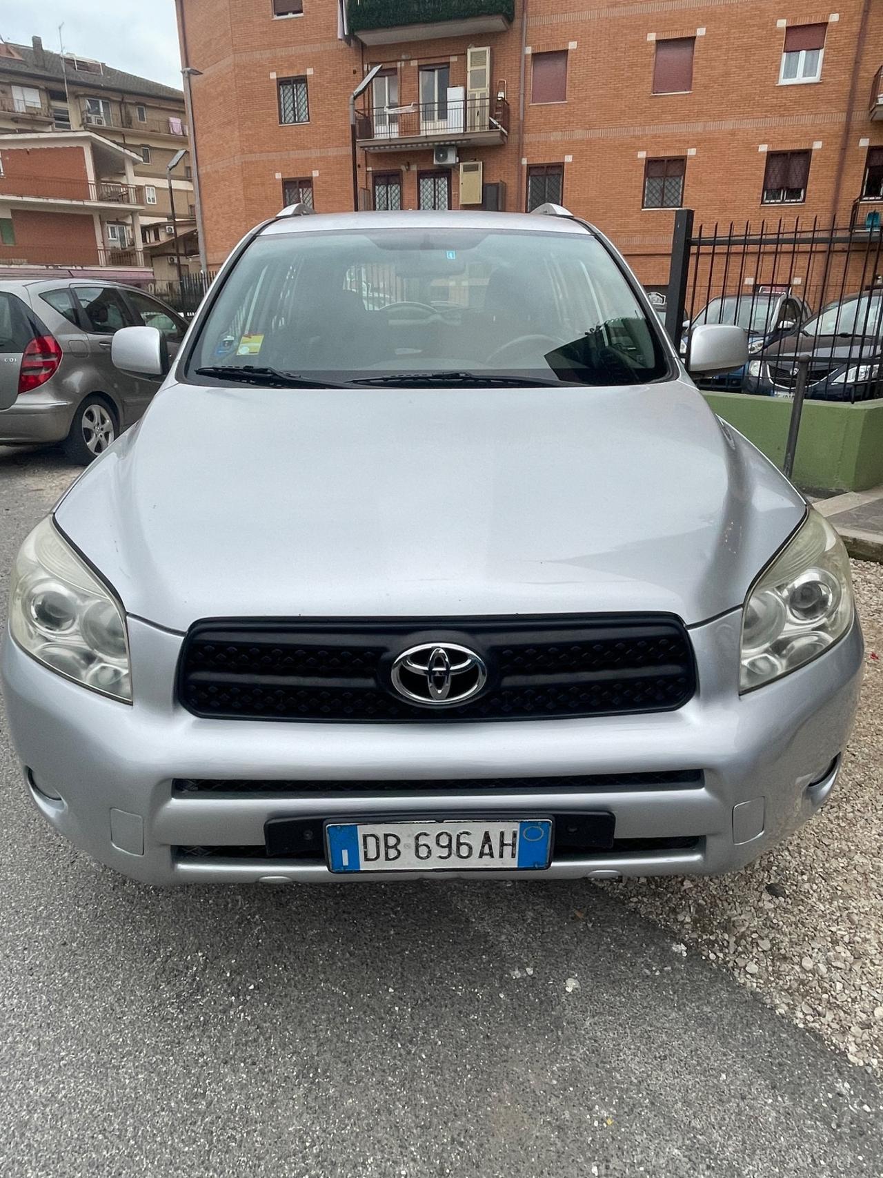 Toyota RAV 4 RAV4 2.2 D-4D 136 CV Luxury GARANTITA