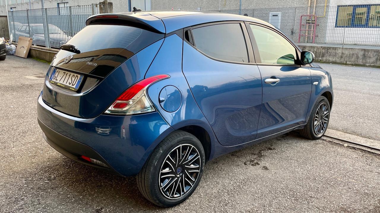 LANCIA 1.0 FIREFLY HYBRID 5P 69CV - NEOPATENTATI