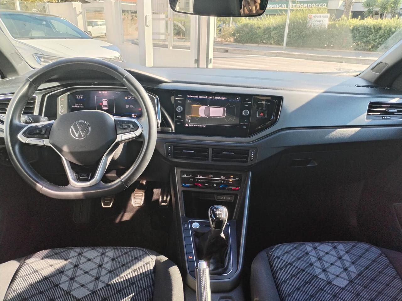 Volkswagen Taigo 1.0 TSI 110 CV DSG R-Line -Matix-Tetto-