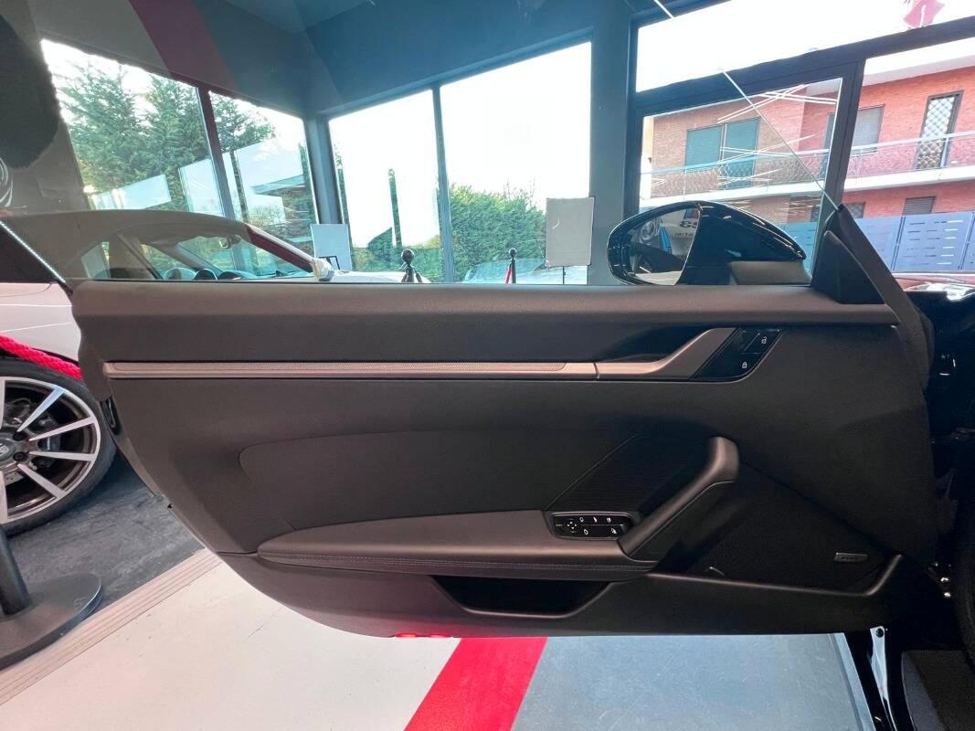Porsche 911 Cabrio 3.0 Carrera auto