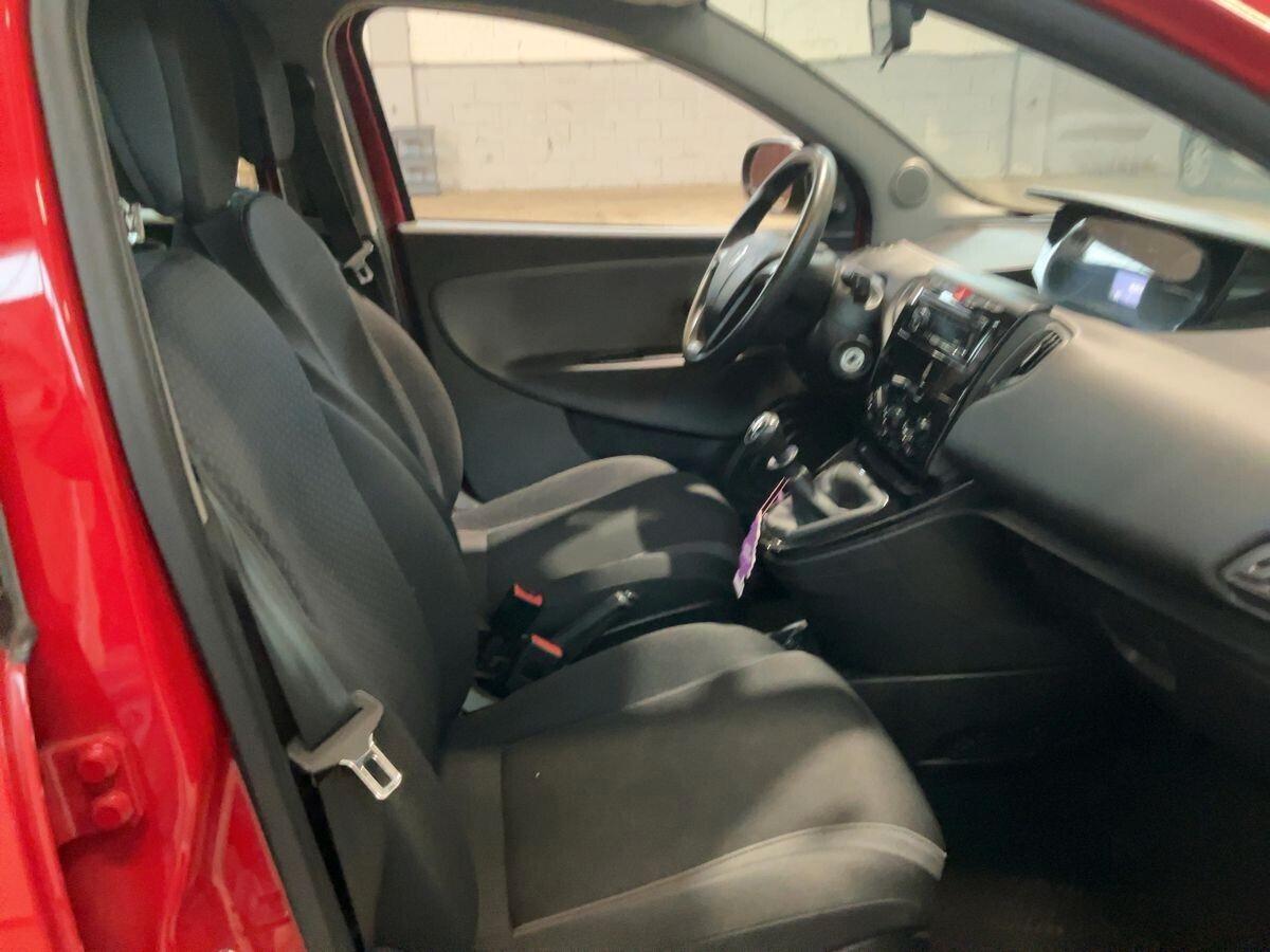 AUTO IN ARRIVO Lancia Ypsilon 1.2 69 CV 5 porte Silver