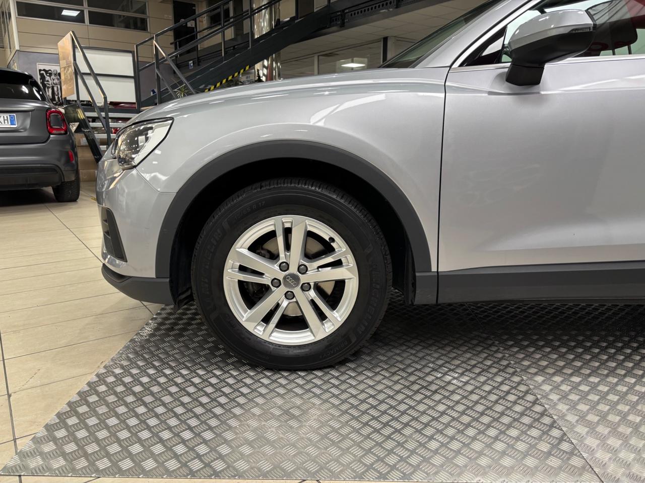 Audi Q3 35 TDI S tronic Business