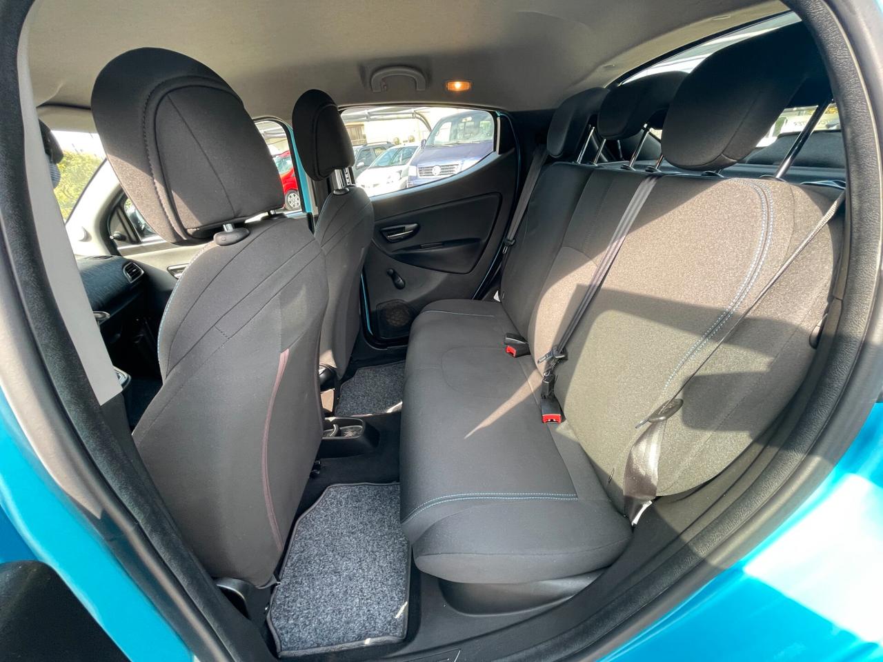 Lancia Ypsilon 1.2 69 CV 5 porte Elefantino