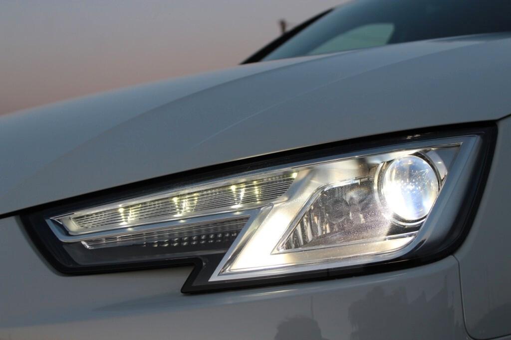 AUDI A4 station 2.0 TDI 150 CV s-tronic *LED