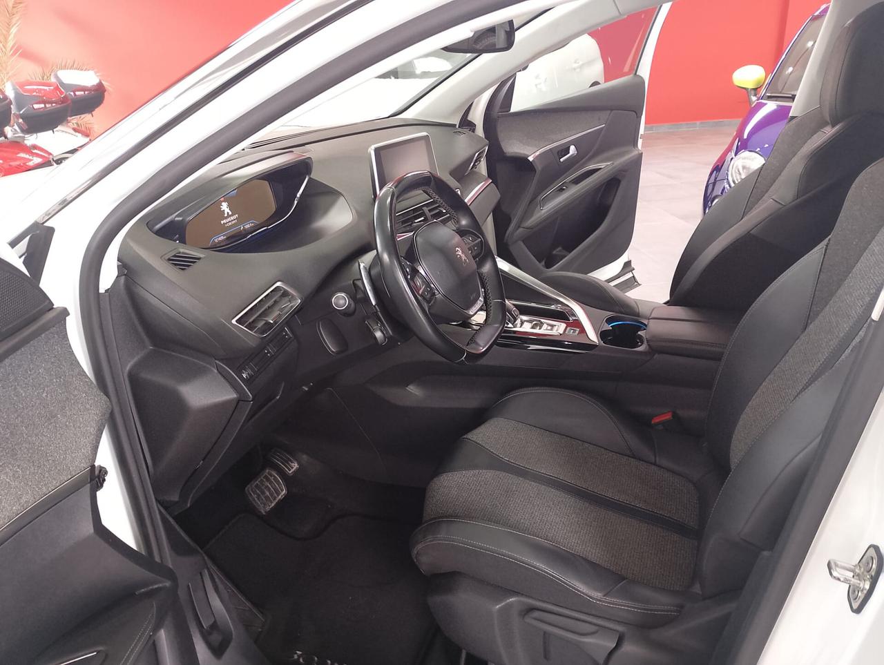 Peugeot 3008 BlueHDi 130 S&S EAT8 Allure