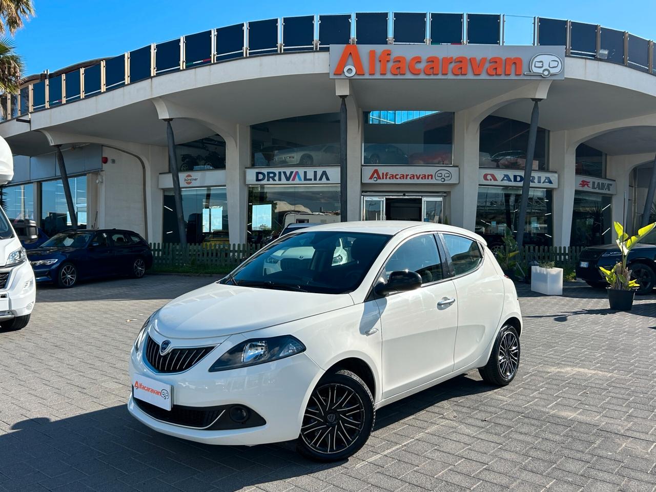 Lancia Ypsilon 1.0 firefly hybrid Gold