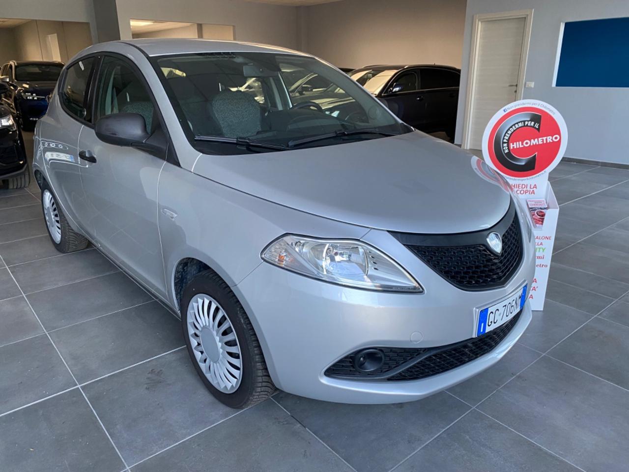 Lancia Ypsilon 1.2 69 CV SI NEOPATENTATI 5 porte GPL Ecochic Monogram