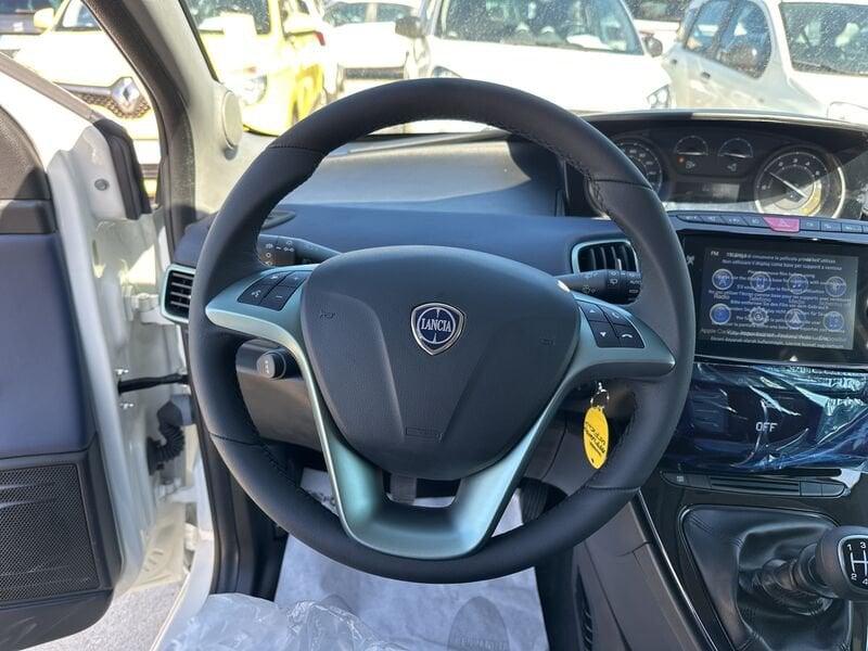 Lancia Ypsilon 1.0 FireFly 5 porte S&S Hybrid Platino