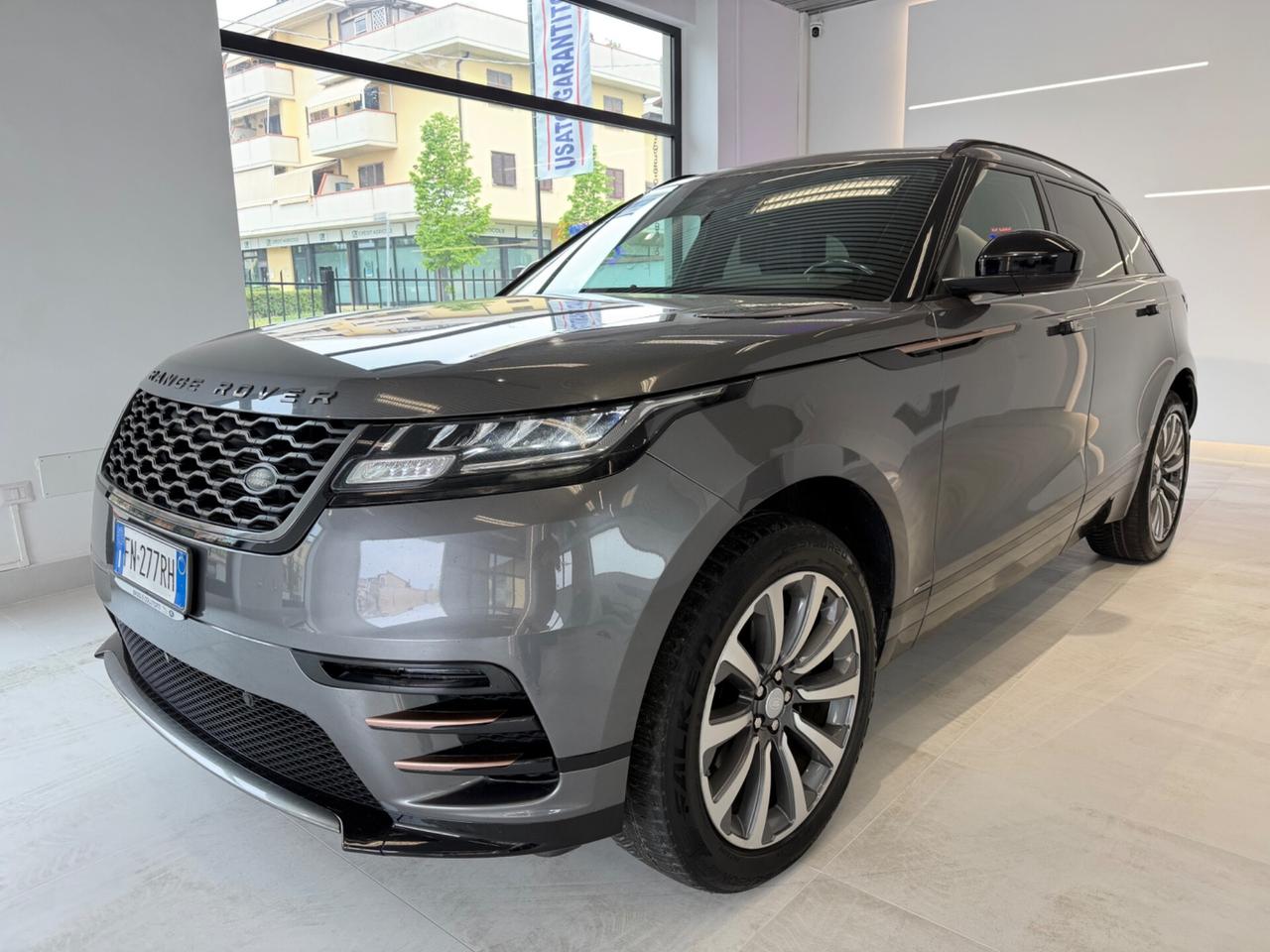 Range Rover Velar 2.0D I4 240 CV R-Dynamic HSE