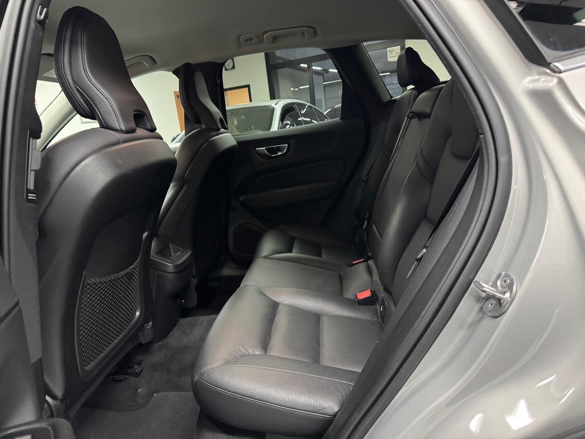 VOLVO XC60 B4 automatico Plus Dark LED/ CARPLAY/ UNICO PROP