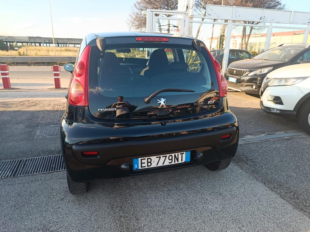 Peugeot 107 1.0 68CV 5p. Sweet Years