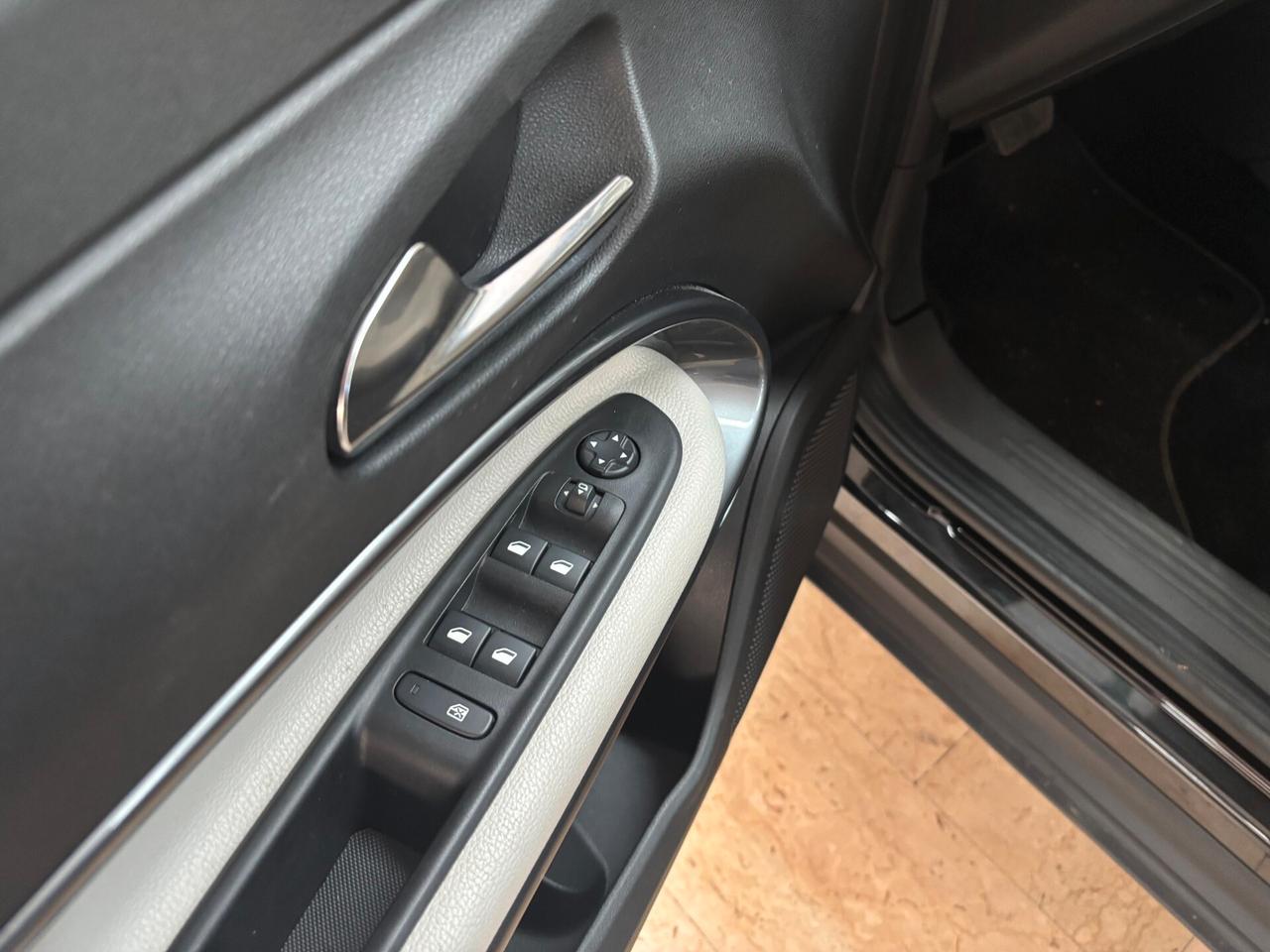 Fiat 600 Hybrid 100 CV DCT MHEV La Prima