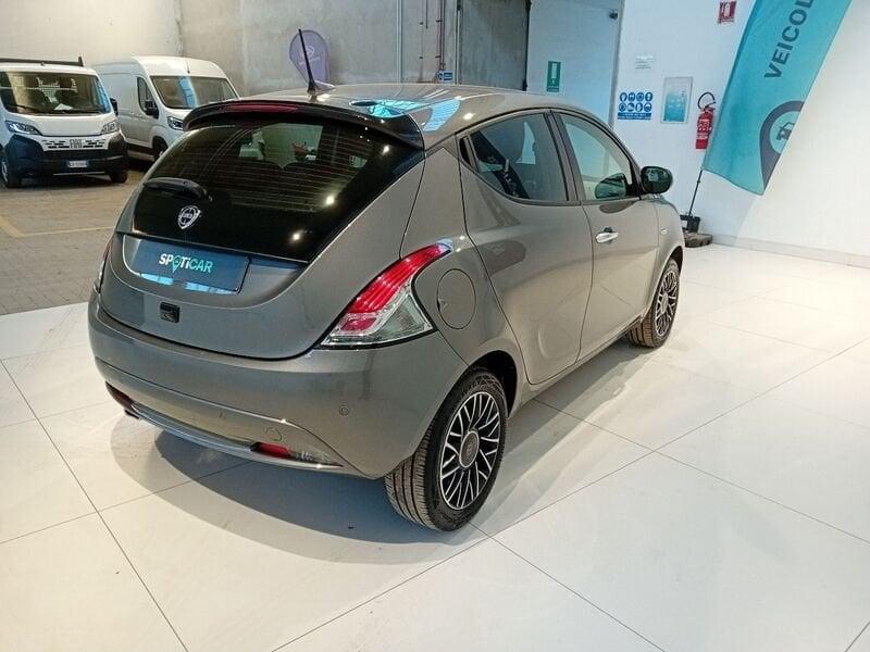 Lancia Ypsilon 1.0 FireFly 5 porte S&S Hybrid Platino