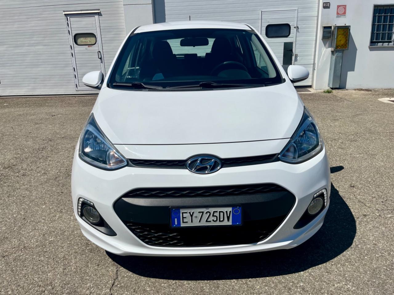 Hyundai i10 1.0benz 2015 64.000km cambio automatico perfetta