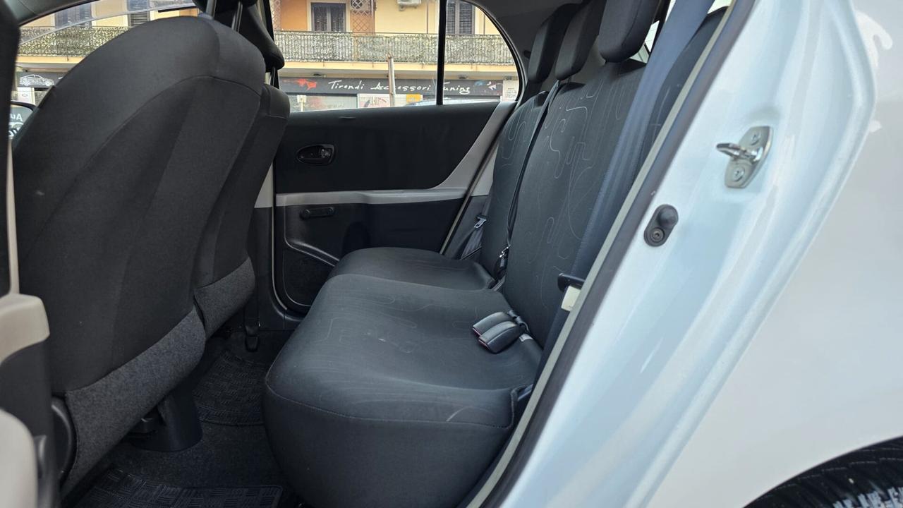 Toyota Yaris 1.0 5 porte Now