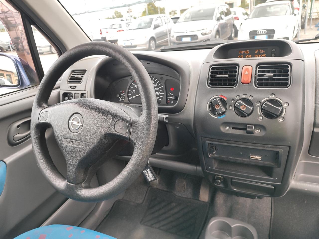 Opel Agila 1.2 16V Comfort
