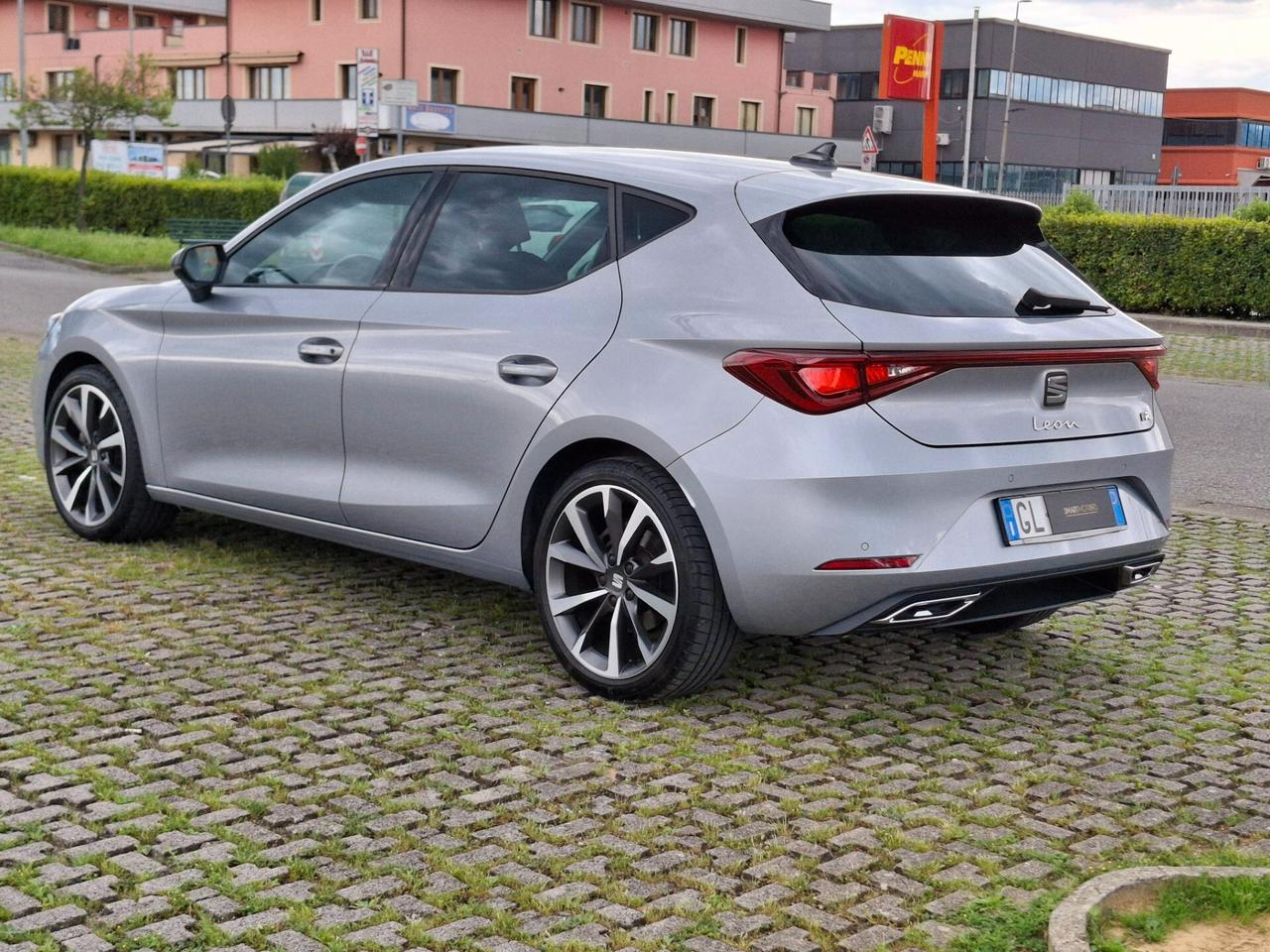 Seat Leon 1.5 TGI DSG FR - SOLO 13000KM