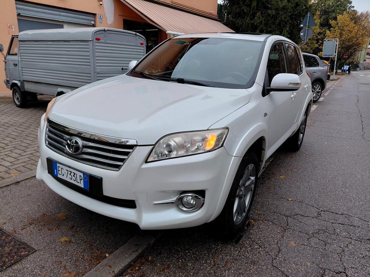 Toyota RAV4 Crossover 2.2 D-Cat A/T 150 CV Executive