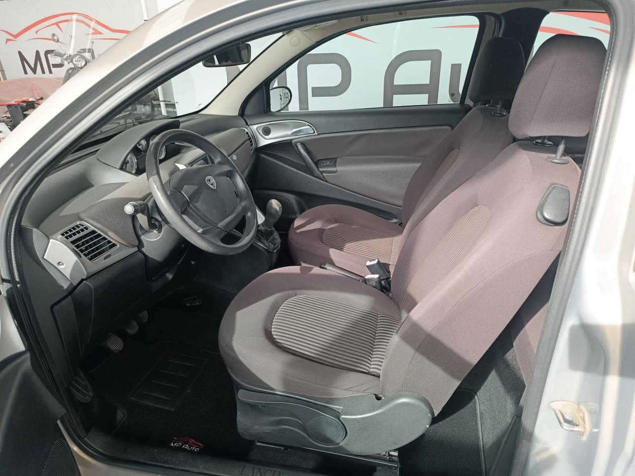 Lancia Ypsilon 1.3 MJT 75 CV Oro