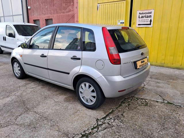 FORD Fiesta 1.4 16V 5p. Ghia ok neopatentati