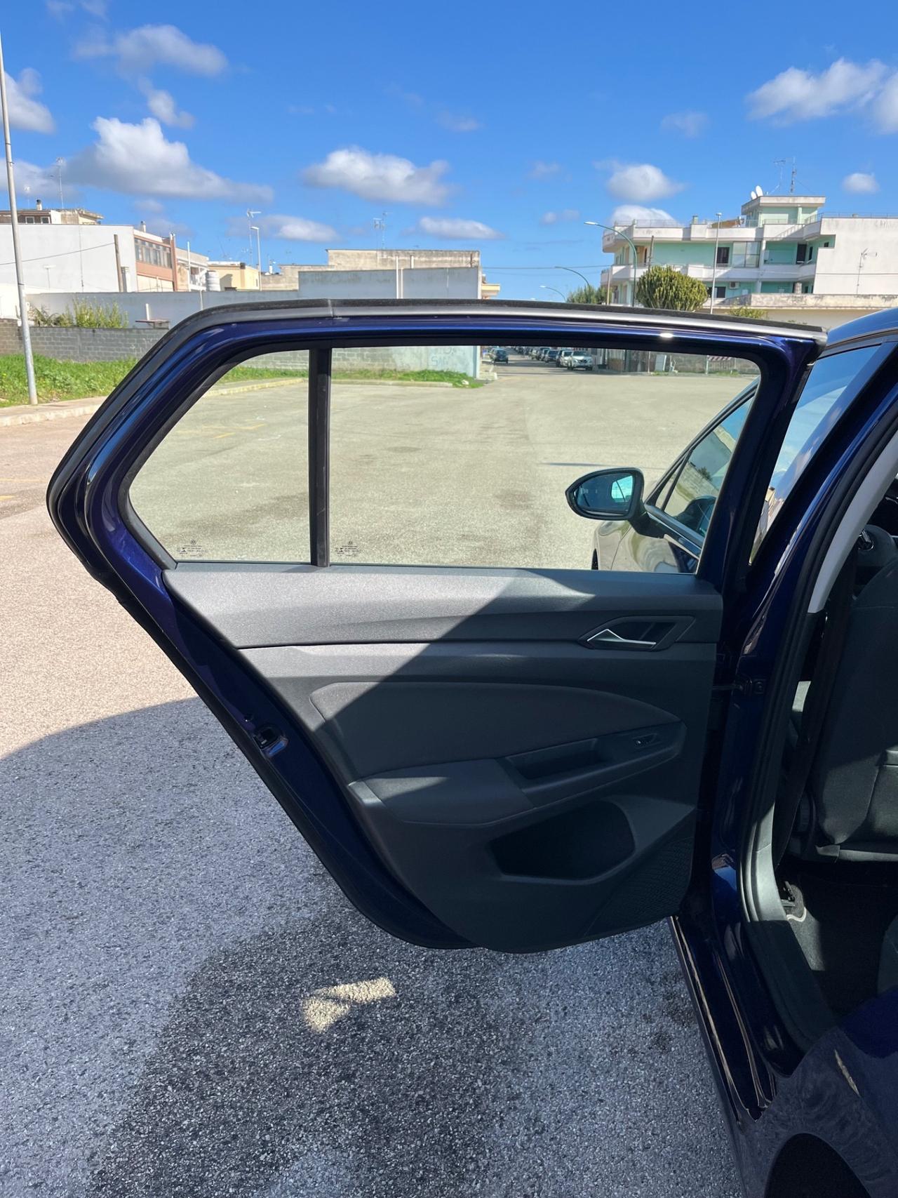 Volkswagen Golf 8 2.0 TDI DSG SCR Style