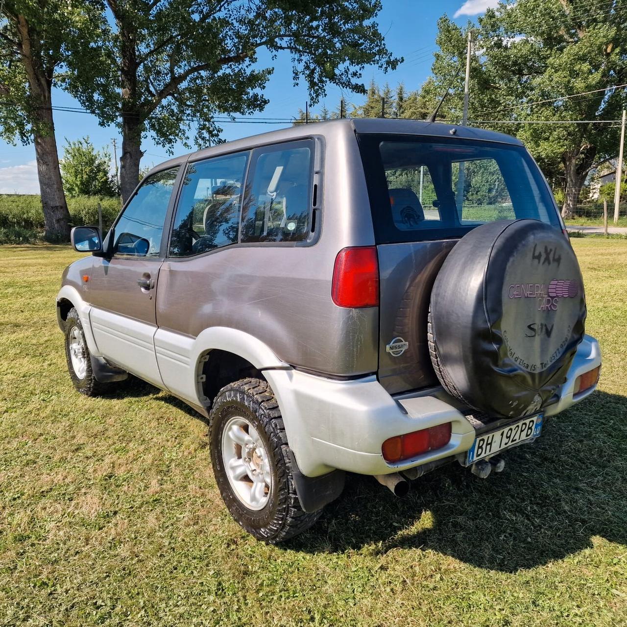 Nissan Terrano II Terrano II 2.7 Tdi 3 porte Sport Safari GANCIO DI TRAINO
