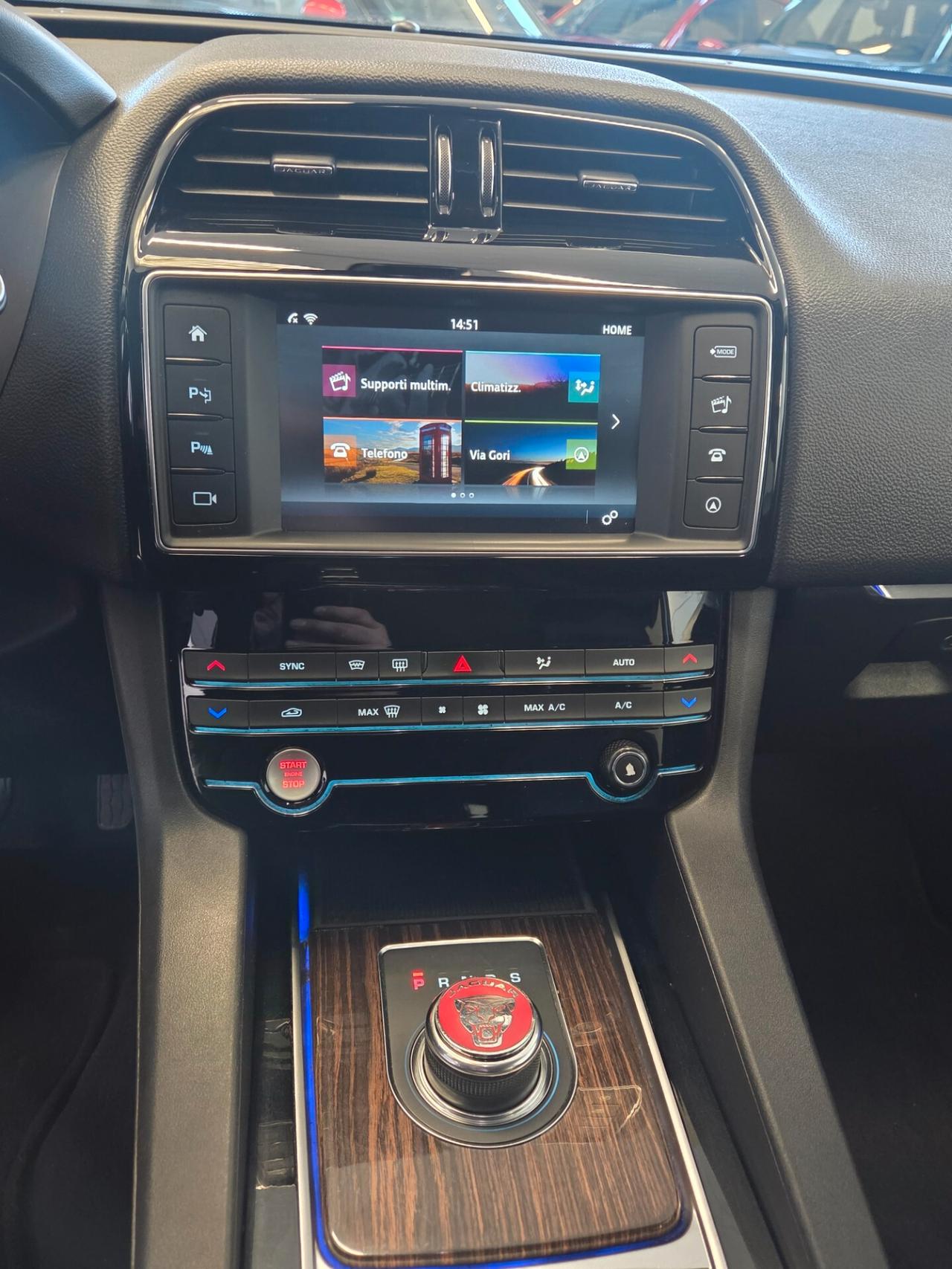 Jaguar F-Pace 2.0 D 180 CV AWD aut. Portfolio