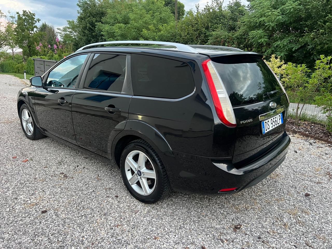 Ford Focus 2000 gpl titanium