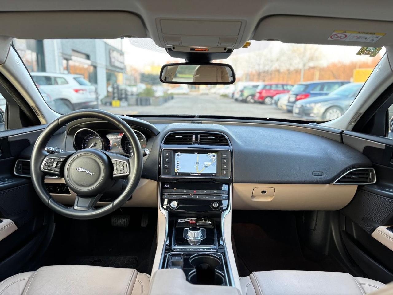 Jaguar XE 2.0 D Turbo Portfolio