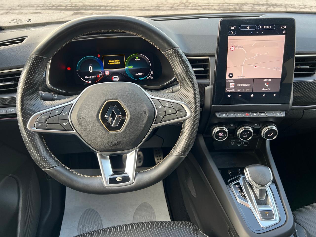 Renault Arkana Full Hybrid E-Tech 145 CV Engineered/TETTO PANORAMICO APRIBILE, SEDILI RISCALDABILI E VOLANTE