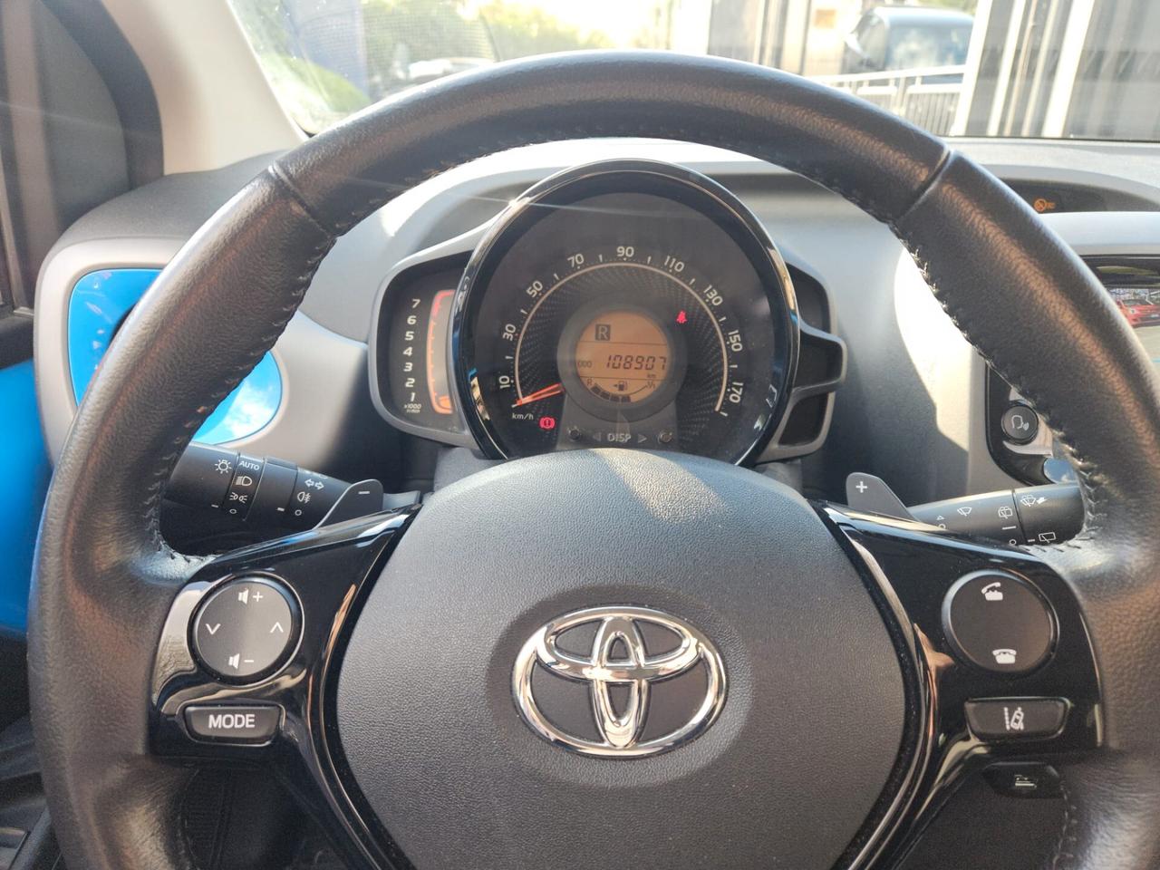 Toyota Aygo 1.0 VVT-i 72 CV 5 porte x-cite AUTOMATICA