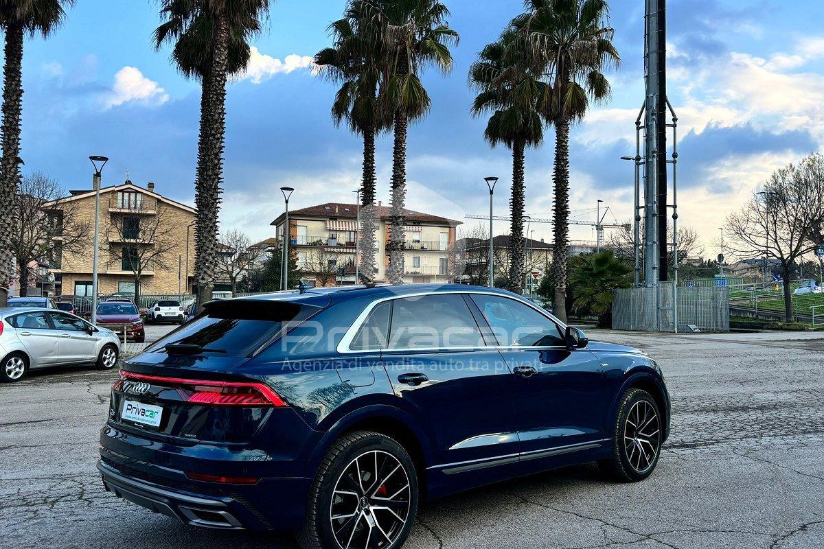 AUDI Q8 45 TDI quattro tiptronic Sport