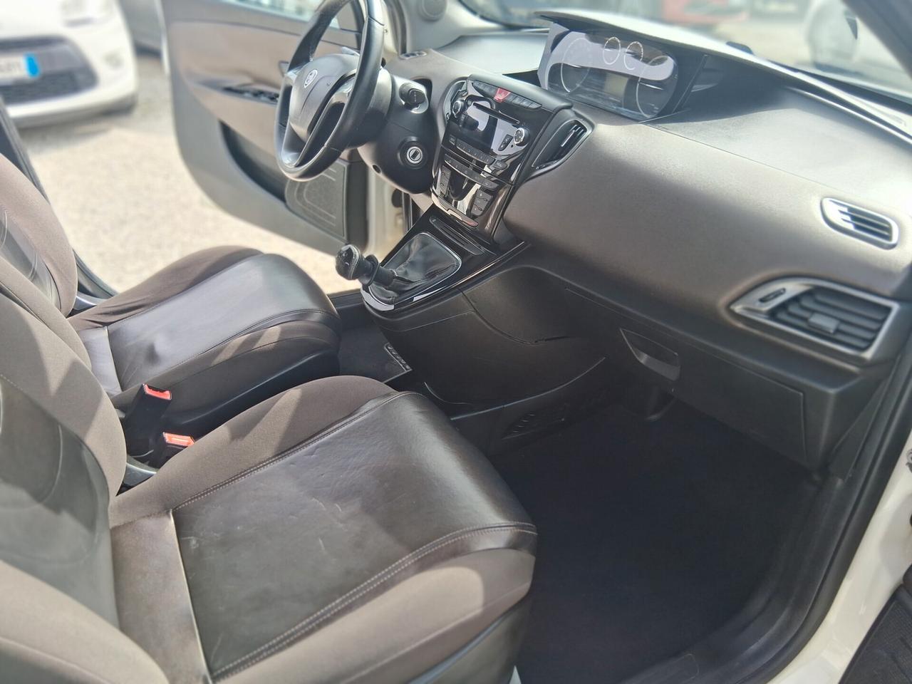 Lancia Ypsilon 1.2 69 CV Platinum