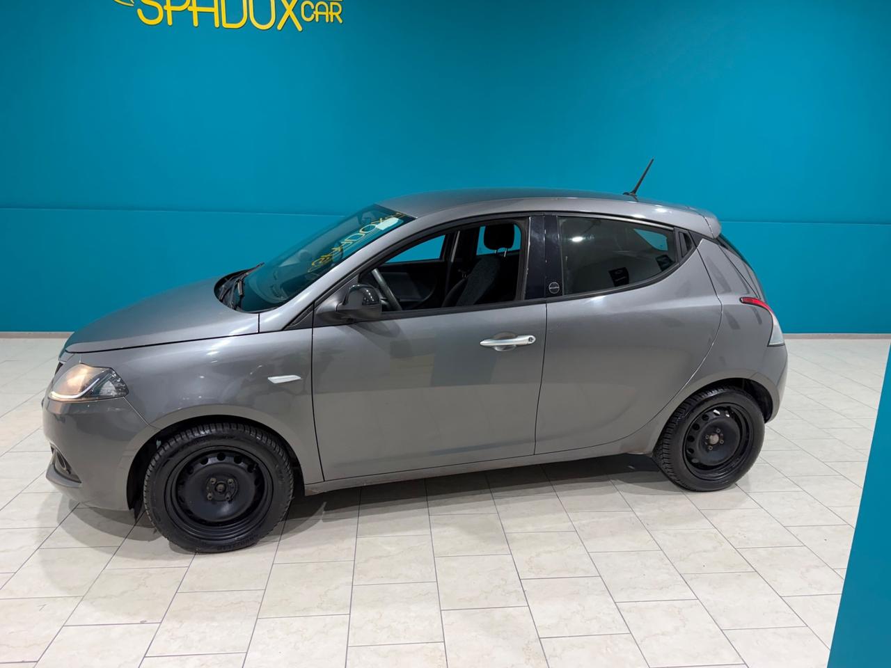 Lancia Ypsilon 1.0 FireFly 5 porte S&S Hybrid Ecochic Silver