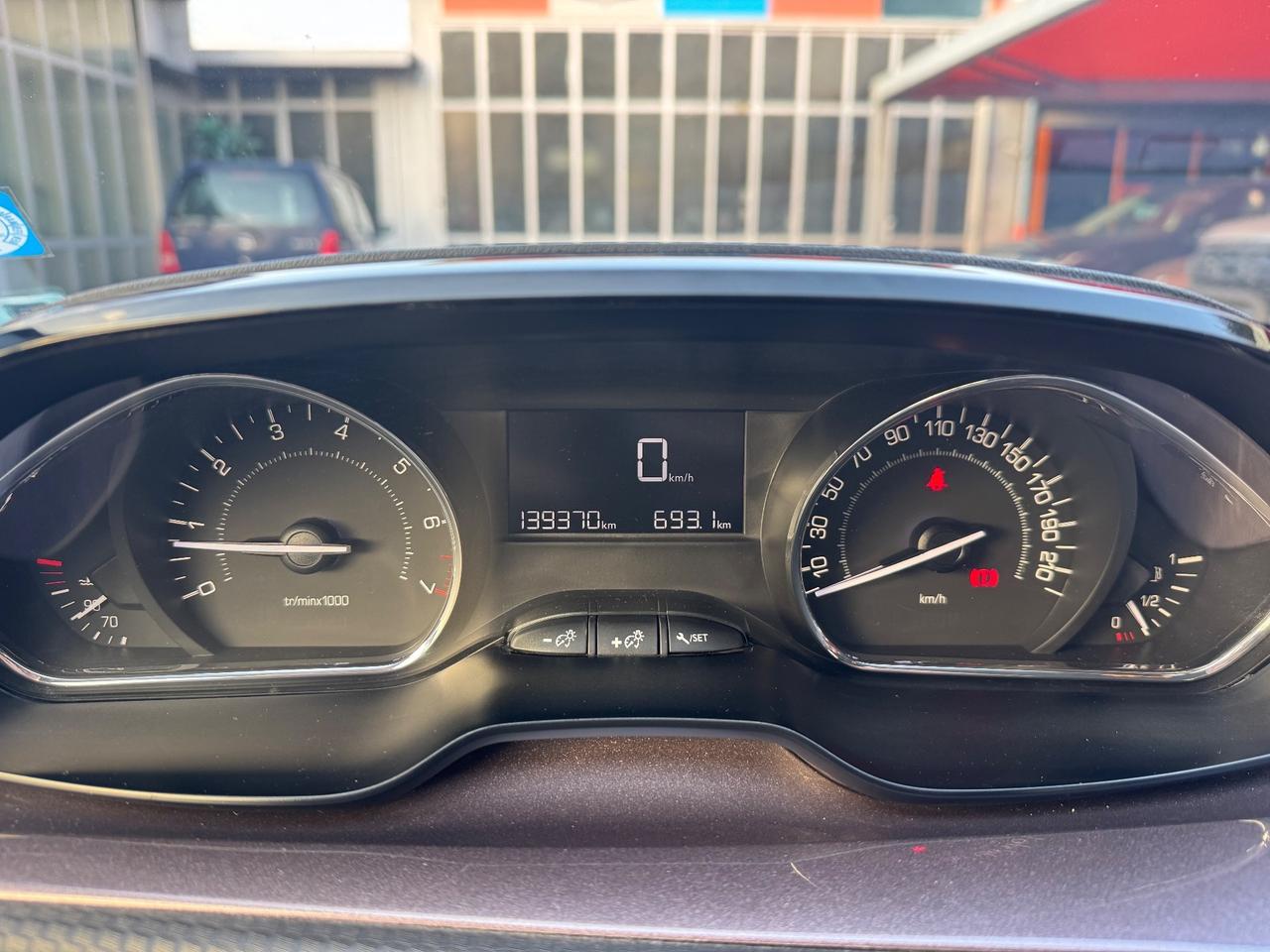 Peugeot 2008 1.2 ADATTA A NEOPTATENTATI PureTech 82 Allure